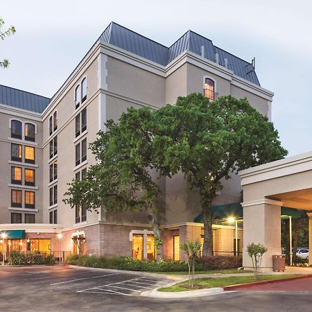 Doubletree By Hilton Austin-University Area Exterior photo