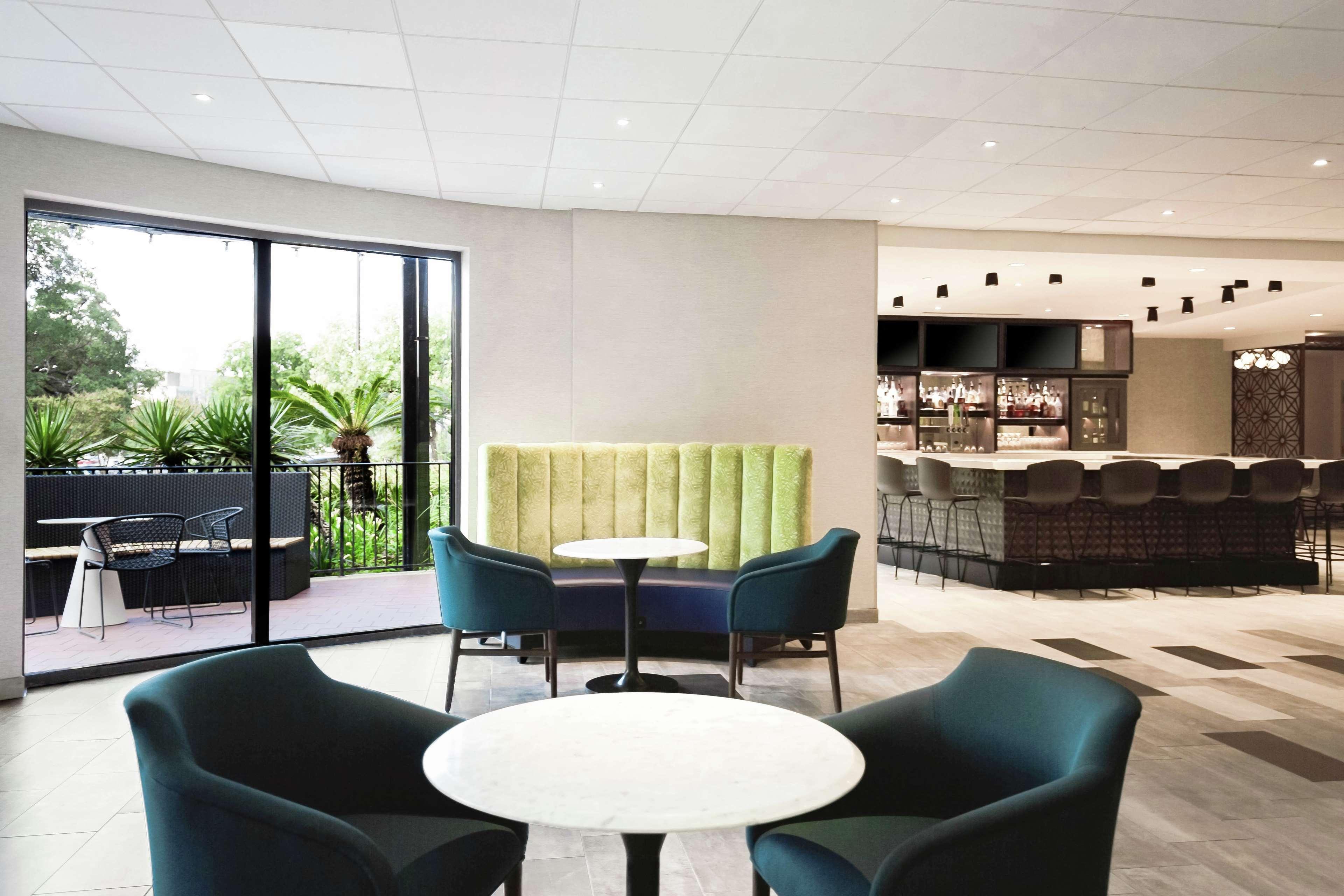 Doubletree By Hilton Austin-University Area Exterior photo